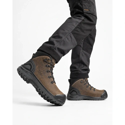 buty-robocze-base-b0888-be-strong-top-s3s-brazowo-czarne-na-nodze.webp