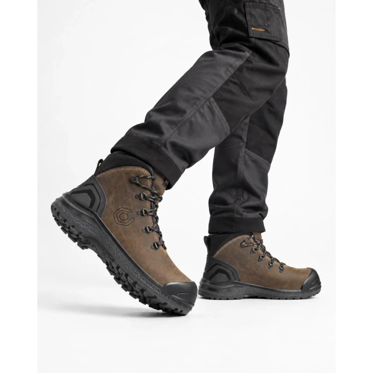 buty-robocze-base-b0888-be-strong-top-s3s-brazowo-czarne-na-nodze.webp