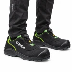 buty-robocze-base-na-modelu-czarno-zielone.webp